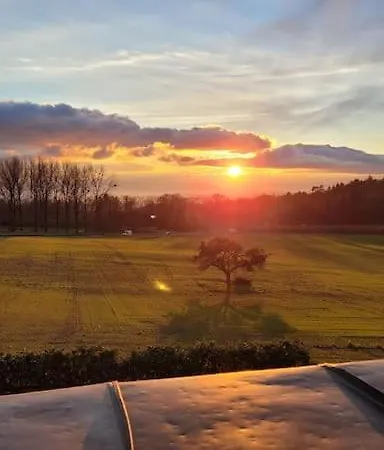 Spacieux A Lausanne דירה Pully